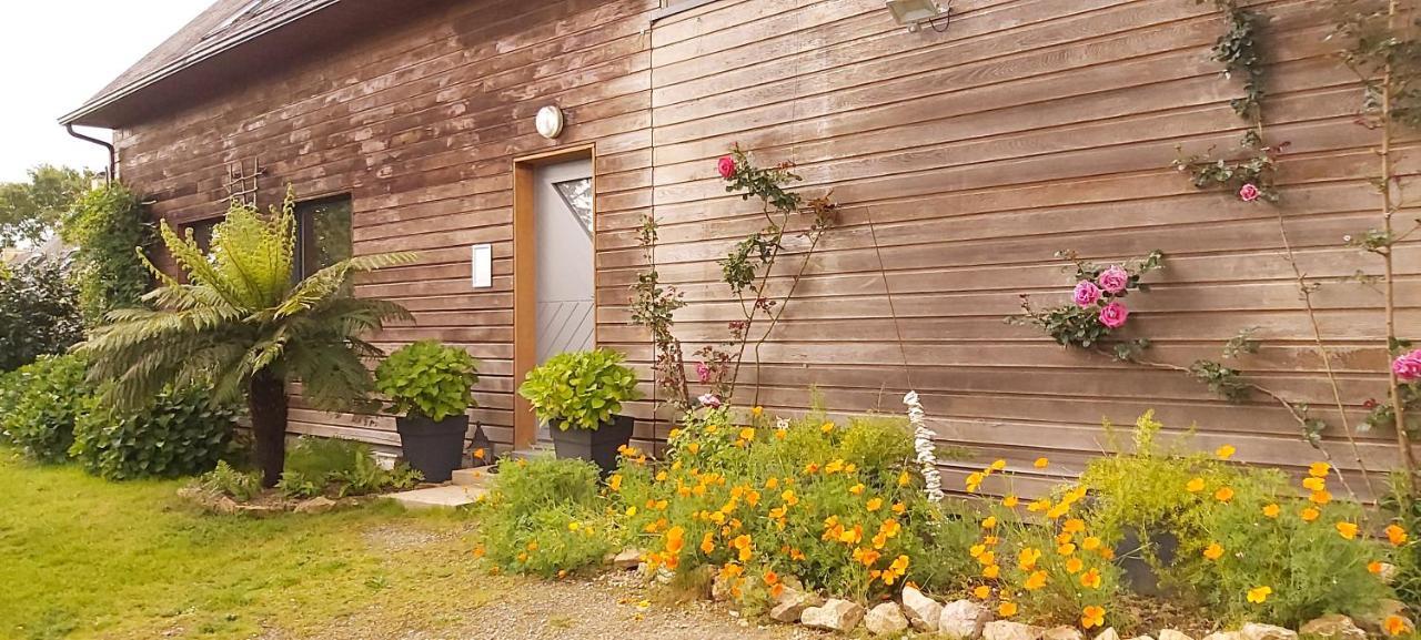L'Oustaou Du Bodo Bed & Breakfast Ambon Exterior photo